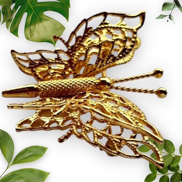 Vintage Monet Signed Butterfly Brooch Pin Gold Tone  3-Dimensional Filigree - Picture 2 of 7